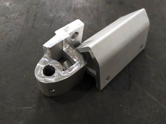 6063 알루미늄 합금 CNC 가공으로 주문 제작 된 원본 진압 프로필 부품
