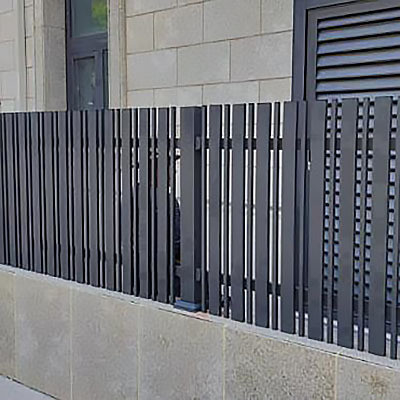 맞춤형 야외 금속 울타리 패널 현대 디자인 알루미늄 DIY 울타리 프로파일 허용률 ±1%