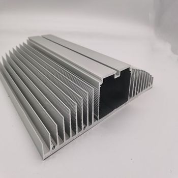펀칭 뚫기 엑스트루레이드 알루미늄 열 싱크 0.8mm-2.0mm Shengxin의 기계